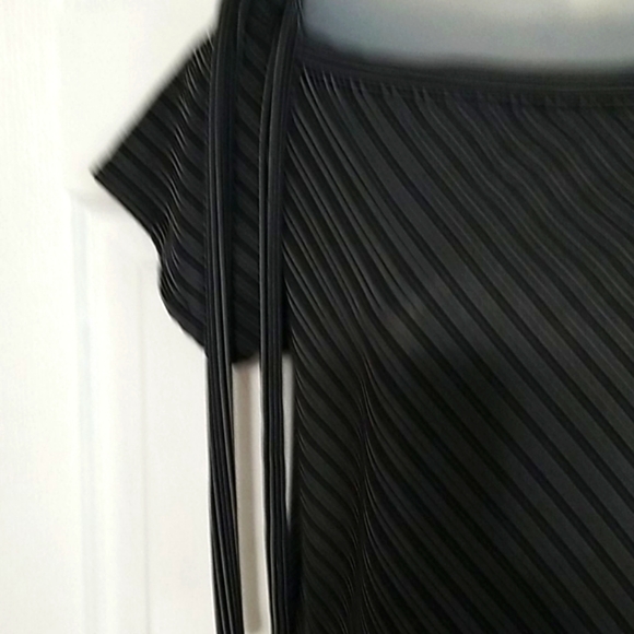 Studio Y Top - Picture 3 of 7